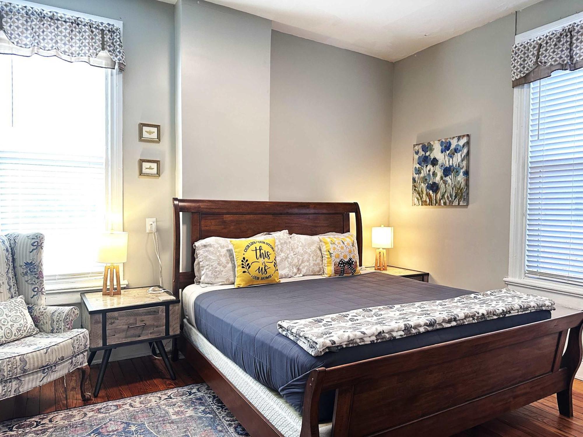 G4 King Bed Central Location Museums Free Parking Richmond Exterior photo